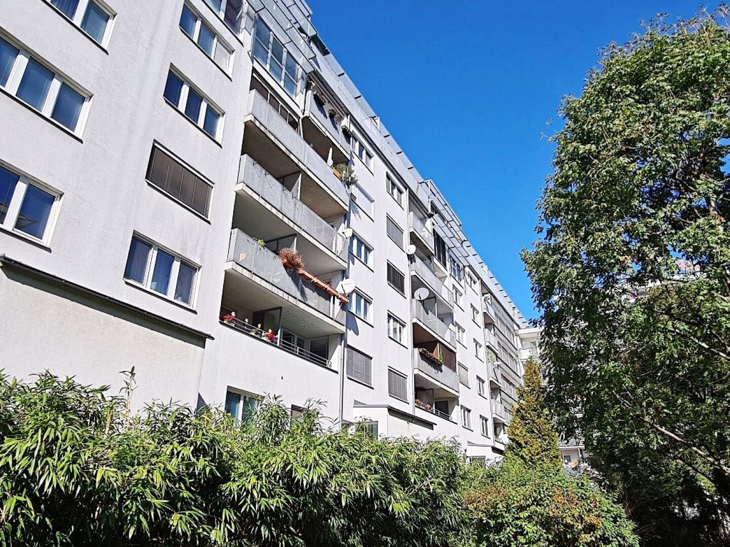 TOKIOSTRASSE, DZ-Nähe, 92 m2 Neubau inkl. 7 m2 Loggia, Wohnküche, 2 Zimmer, Wannenbad, Parketten, 1. Liftstock, Ruhelage