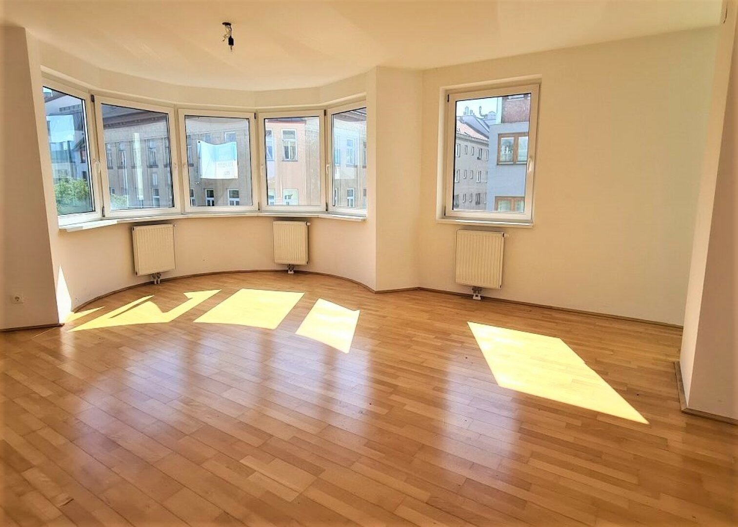 PROVISIONSFREI, SONNIGE 51 m2 Neubau, 2 Zimmer, Kochnische, Wannenbad, Parketten, 4. Liftstock, Schubertpark, Teschnergasse PROVISIONSFREI, SONNIGE 51 m2 Neubau, 2 Zimmer, Kochnische, Wannenbad, Parketten, 4. Liftstock, Schubertpark, Teschnergasse