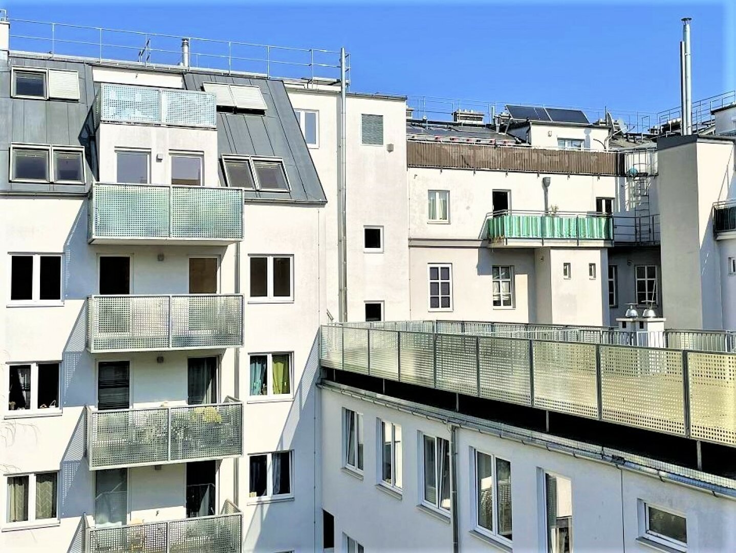 SONNIGE 75 m2 Neubau mit 8 m2 Balkon, 2 Zimmer, Wohnküche, WG-geeignet, Wannenbad, Ruhelage, Garagenplatz möglich, Lorystraße