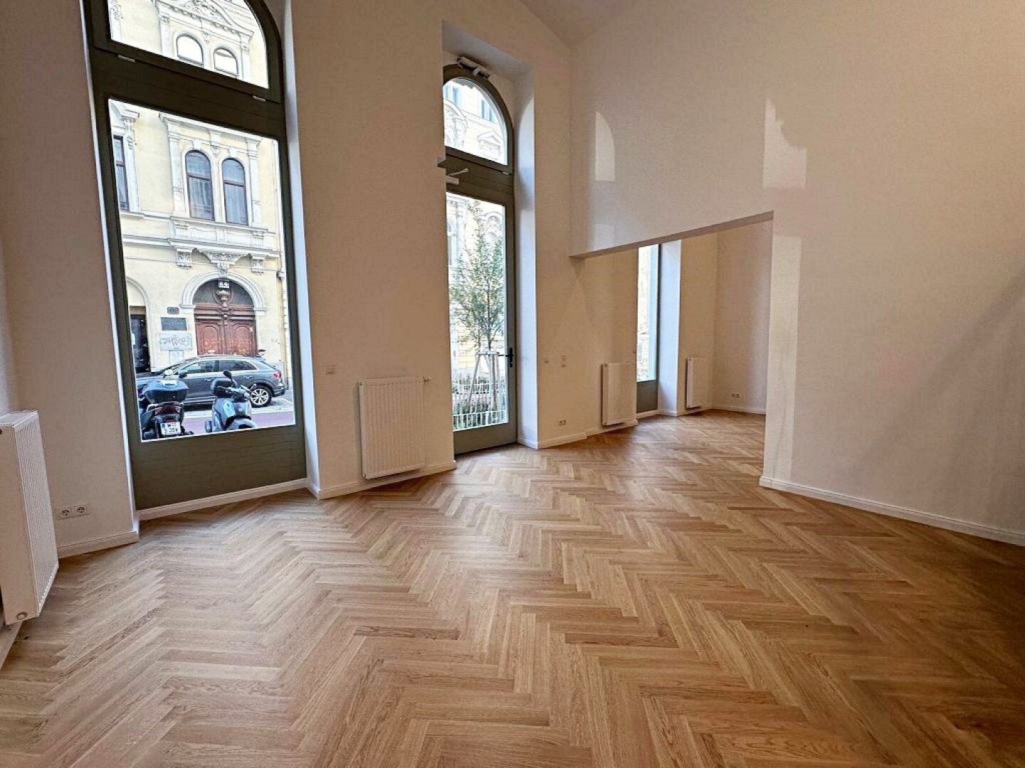 ERSTBEZUG, ARGENTINIERSTRASSE, 76 m2 Geschäftslokal – Büro – Atelier, 3 Räume, Schaufenster, Parketten, Sanitäranlage, Hauptbahnhof-Nähe