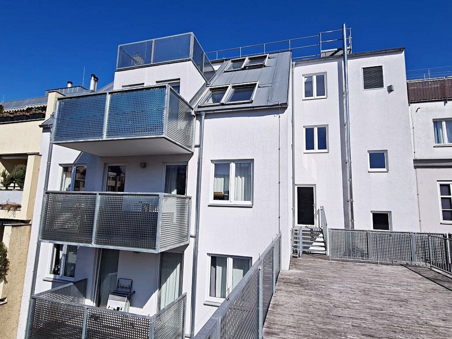 TERRASSENHIT, LORYSTRASSE, vermietete 50 m2 Neubau mit 38 m2 Terrasse, 2 Zimmer, Komplettküche, Duschbad, Parketten, 4. Liftstock TERRASSENHIT, LORYSTRASSE, vermietete 50 m2 Neubau mit 38 m2 Terrasse, 2 Zimmer, Komplettküche, Duschbad, Parketten, 4. Liftstock