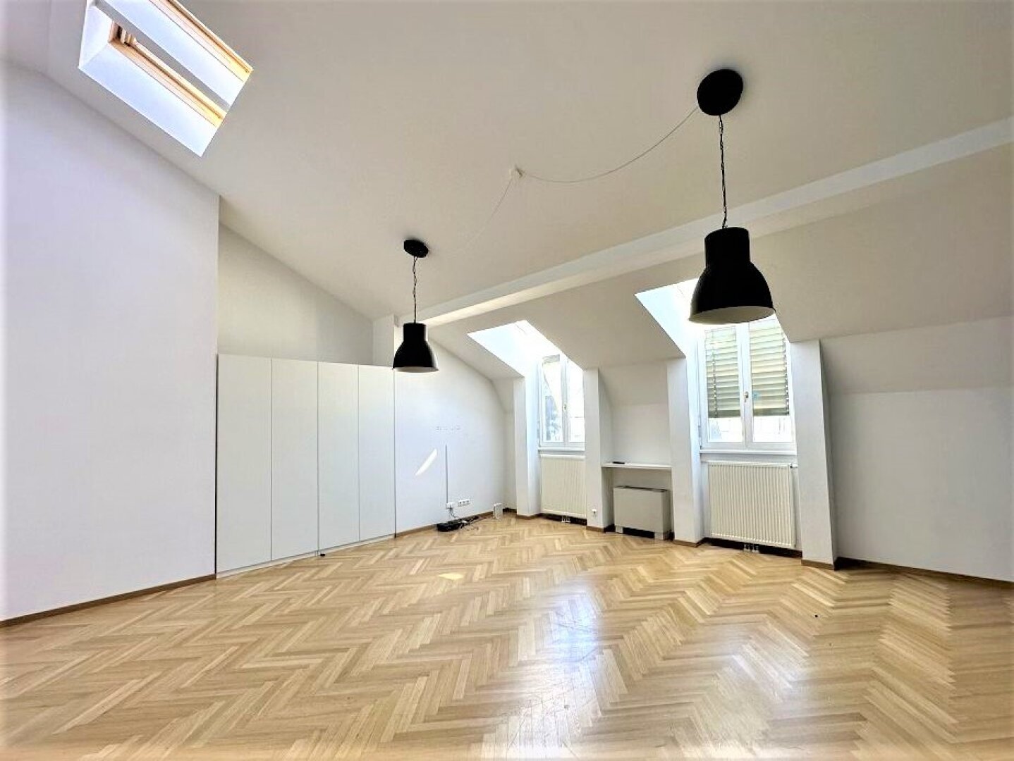 GONZAGAGASSE, BÖRSE-NÄHE, klimatisiertes 122 m2 Dachgeschoss mit 8 m2 Terrasse, 3 Zimmer, Komplettküche, 2 Bäder, Parketten GONZAGAGASSE, BÖRSE-NÄHE, klimatisiertes 122 m2 Dachgeschoss mit 8 m2 Terrasse, 3 Zimmer, Komplettküche, 2 Bäder, Parketten