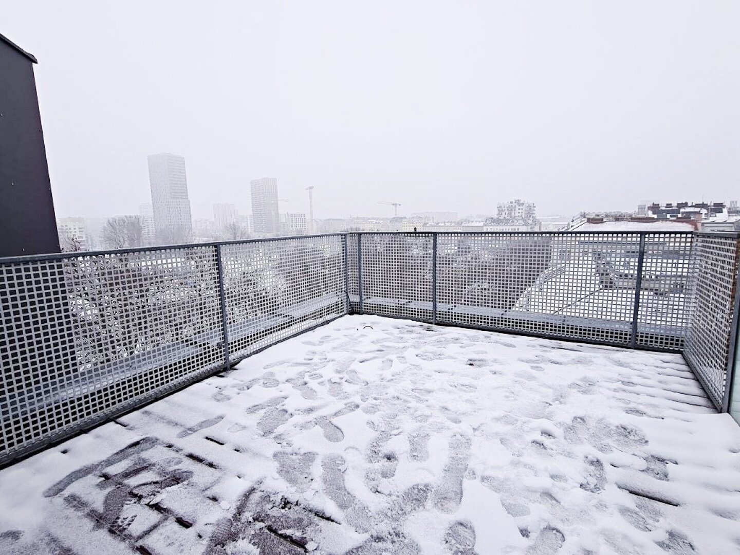 FERNBLICK, DACHGESCHOSS, 102 m2 Maisonette, Wohnküche, 2 Zimmer, Wannenbad, Parketten, Innstraße