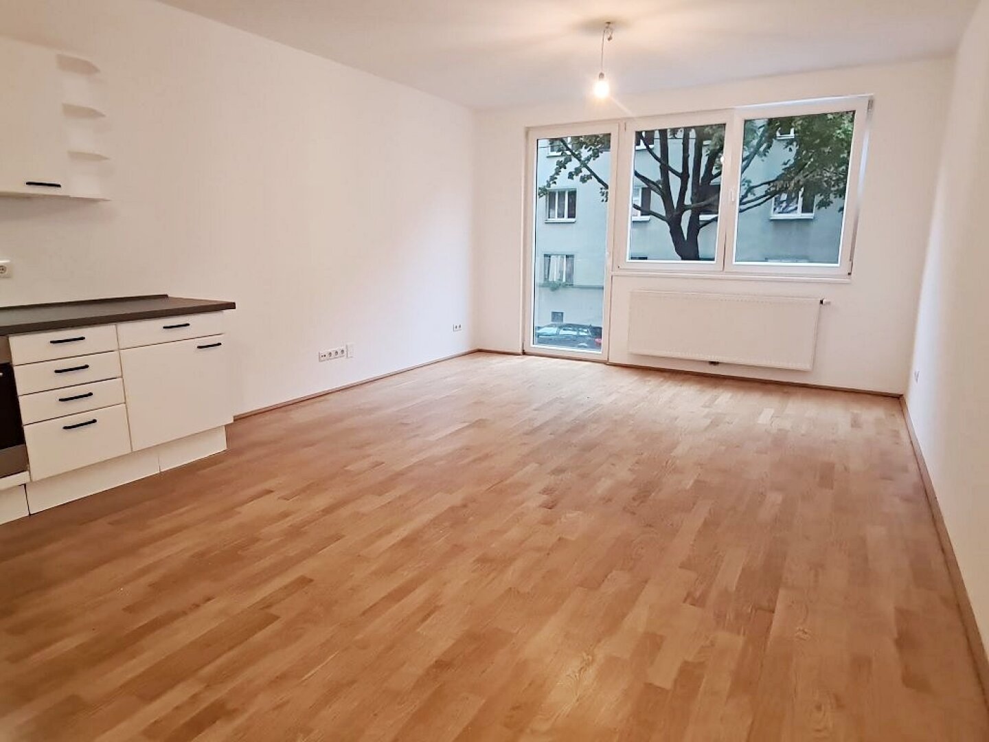 LORYSTRASSE, TERRASSENHIT, 61 m2 Neubau mit 80 m2 Terrasse, Wohnküche, 1 Zimmer, Duschbad, Parketten, 1. Liftstock, U3-Nähe